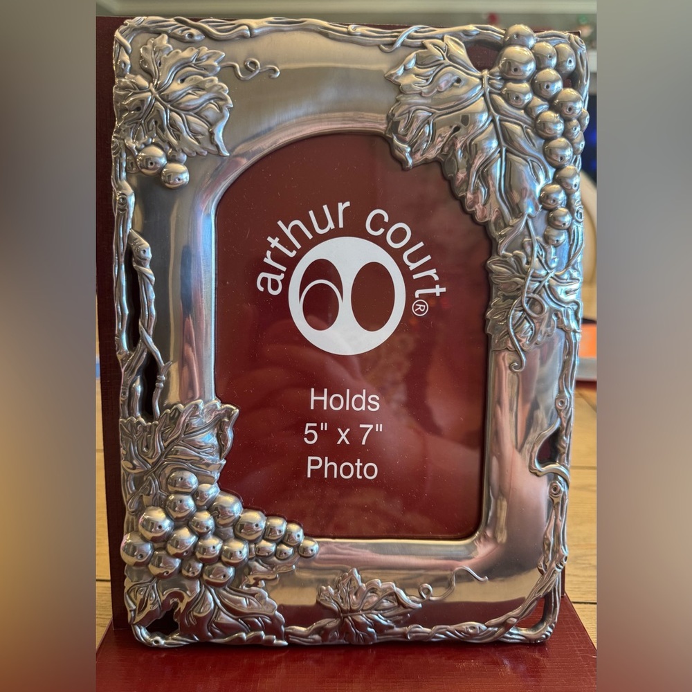 Arthur Court 5x7 Grape photo frame